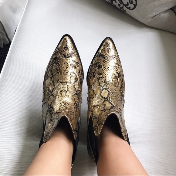 🆕GOLD BLACK CHUNKY HEEL POINTY SNAKESKIN BOOTIES! - Picture 2 of 9
